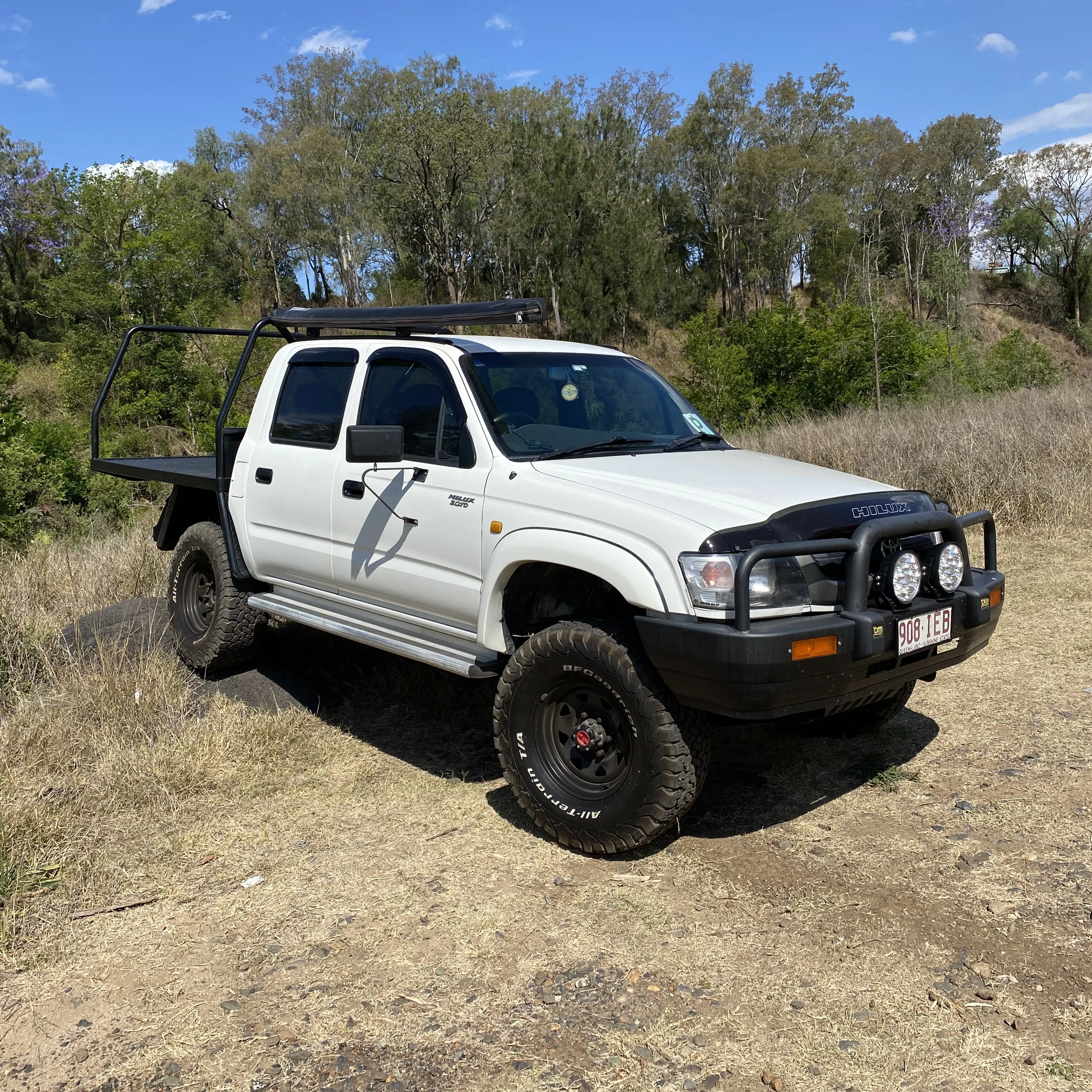 Factory Style Flares Suitable for Toyota Hilux 1998-2005 Front Pair