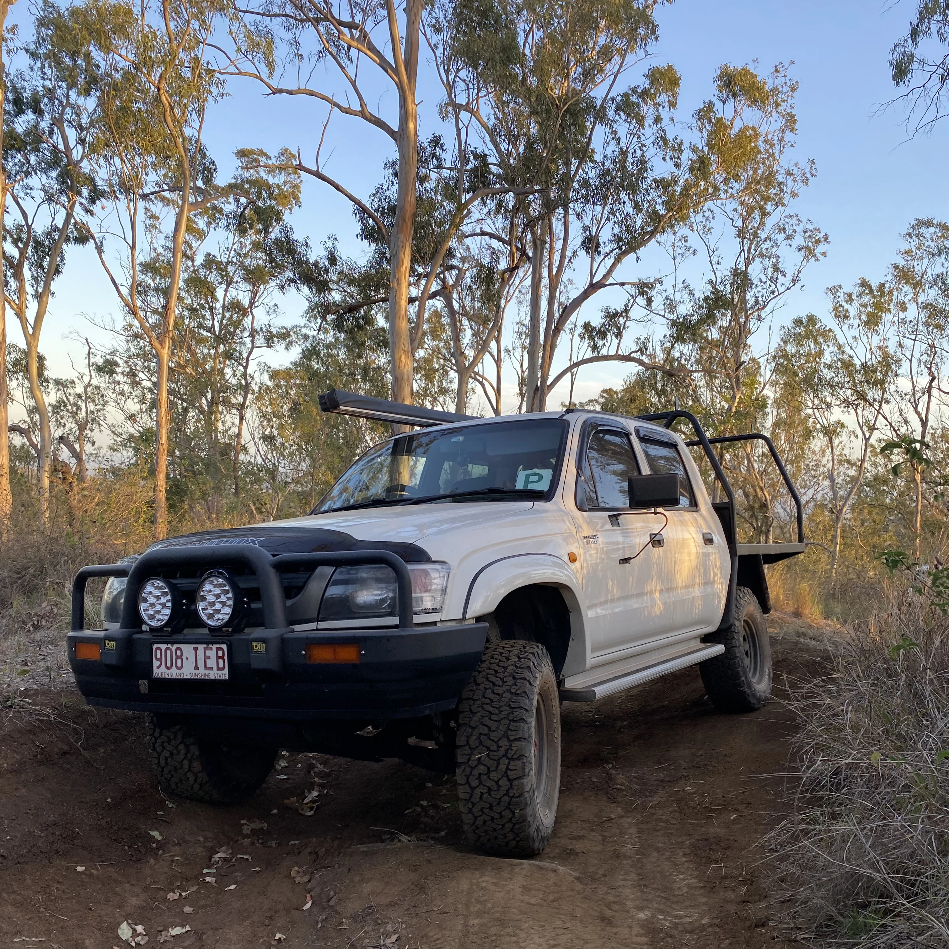 Factory Style Flares Suitable for Toyota Hilux 1998-2005 Front Pair