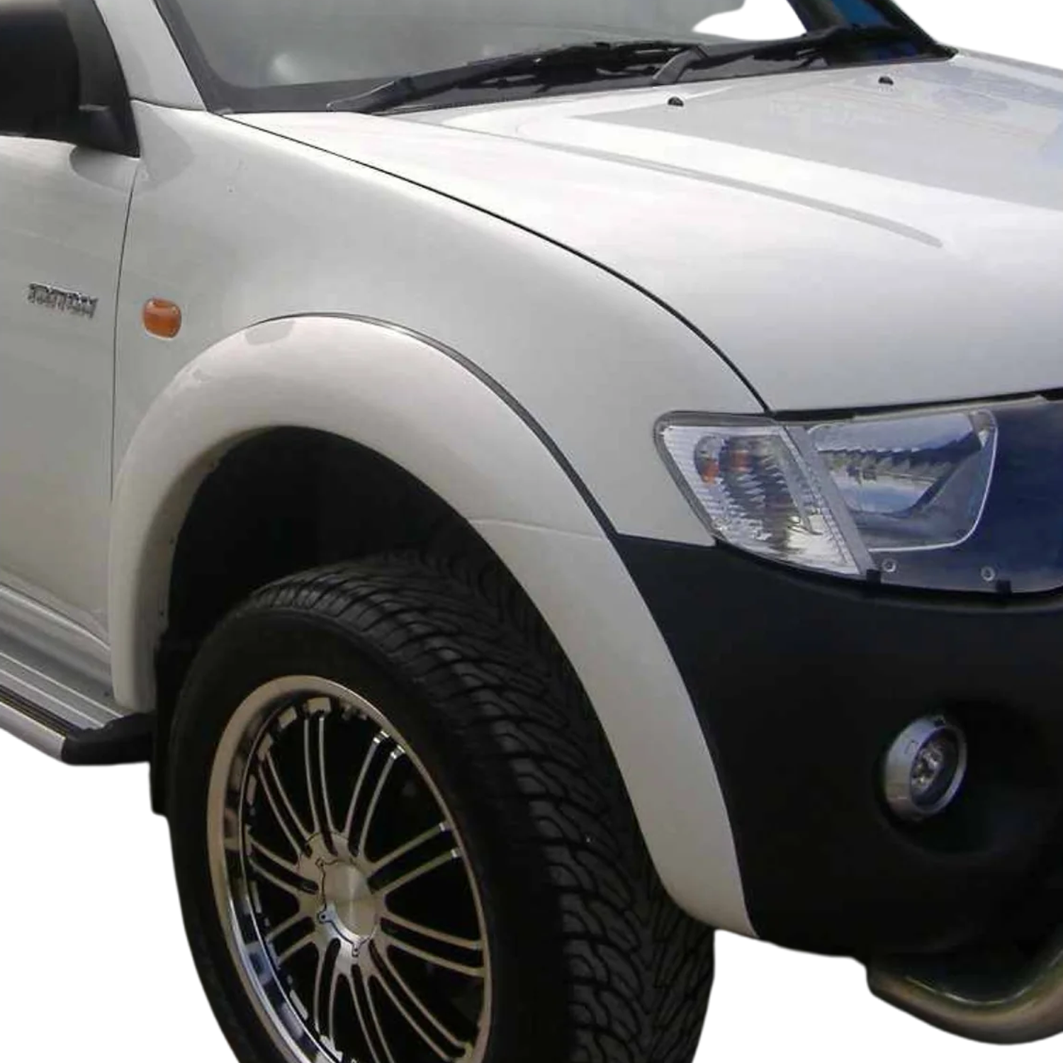 Factory Style Flares Suitable for Mitsubishi Triton ML/MN July '06-On Front Only with Bumper Bar